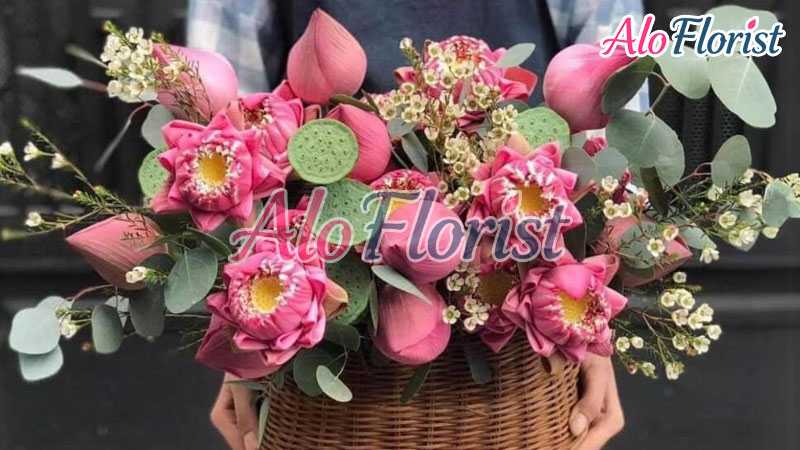 hoa-sen-net-dep-binh-di-lam-say-long-nguoi-aloflorist